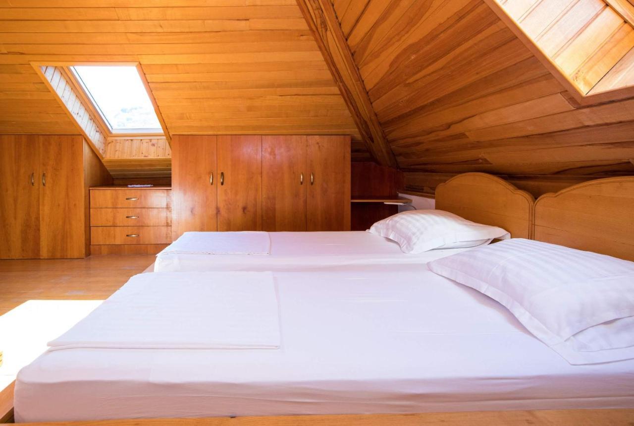 זאטון Guest House J&J מראה חיצוני תמונה