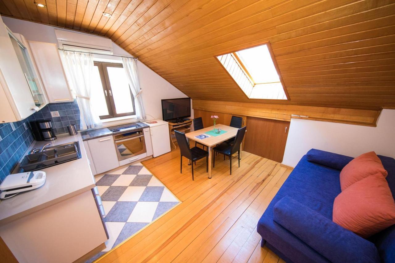 זאטון Guest House J&J מראה חיצוני תמונה