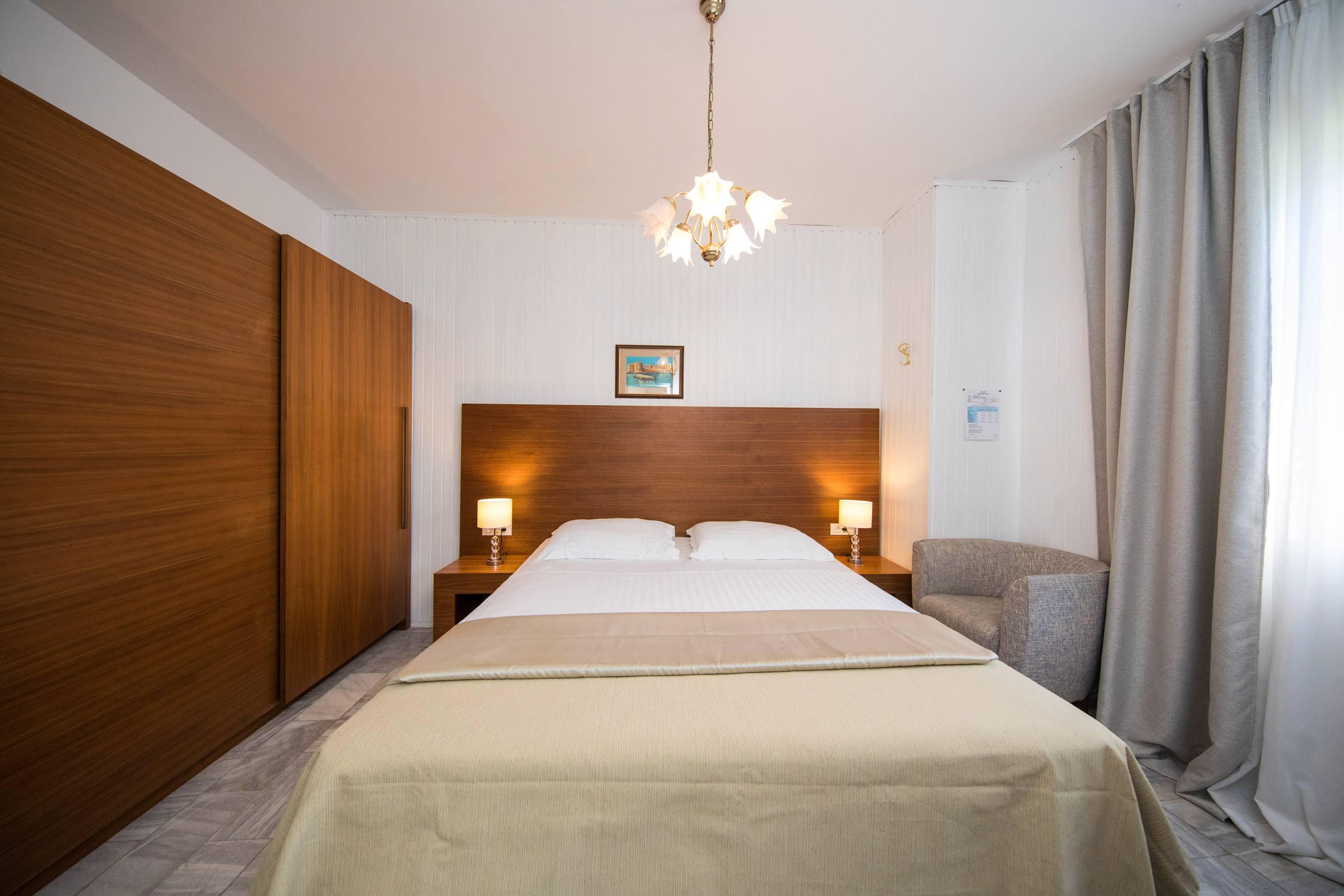 זאטון Guest House J&J מראה חיצוני תמונה