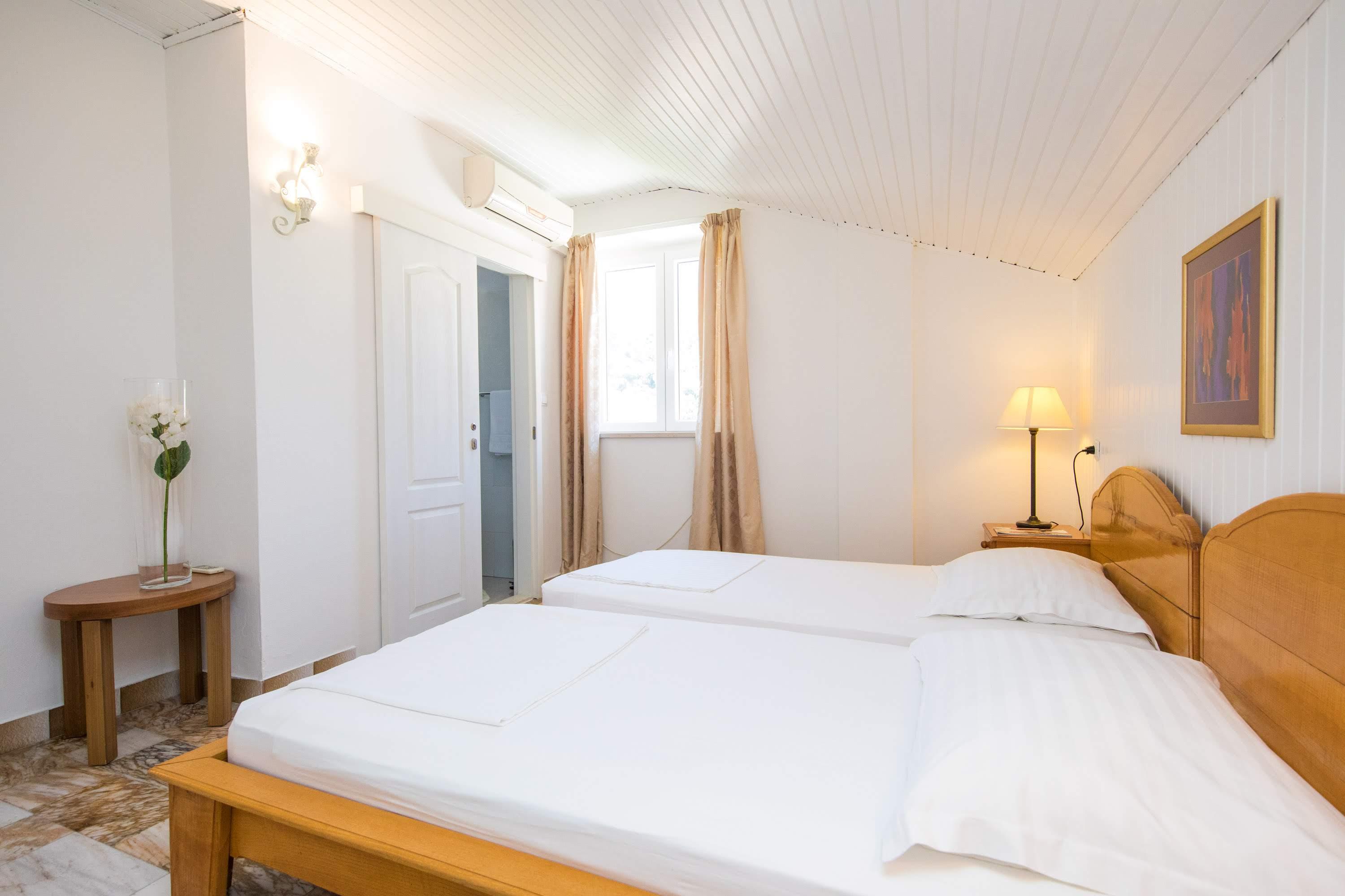 זאטון Guest House J&J מראה חיצוני תמונה